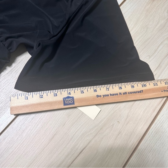 Kiyonna Top Women's Plus Size 1X Black Twist Front V Neck Stretch Made in USA - Picture 6 of 10